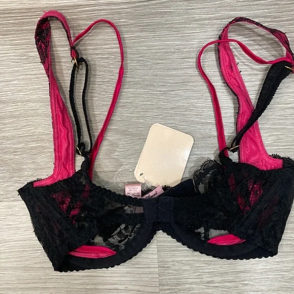 Agent Provocateur Black and Pink Lace Maddy Bra - Picture 3 of 7
